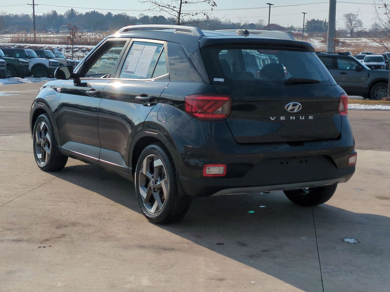 Thumbnail: 2023 Hyundai Venue - 5