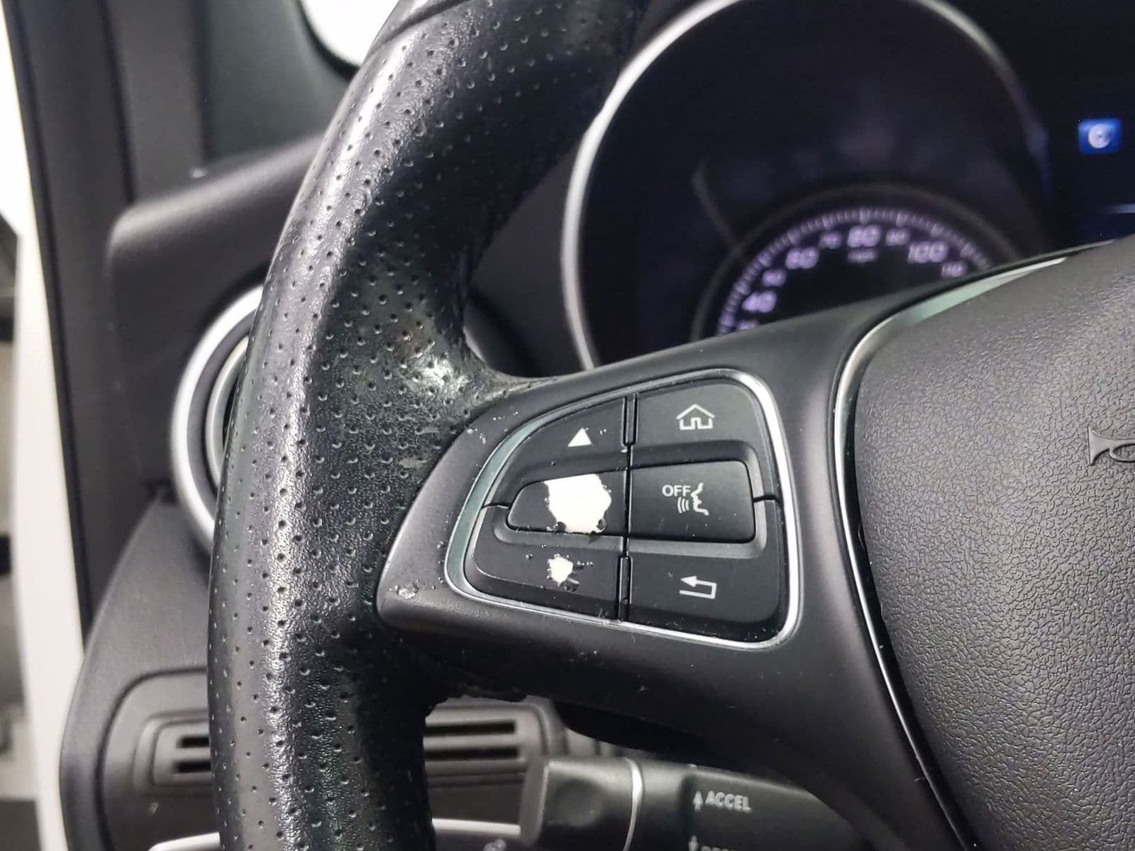 Thumbnail: 2017 Mercedes-Benz GLC - 27