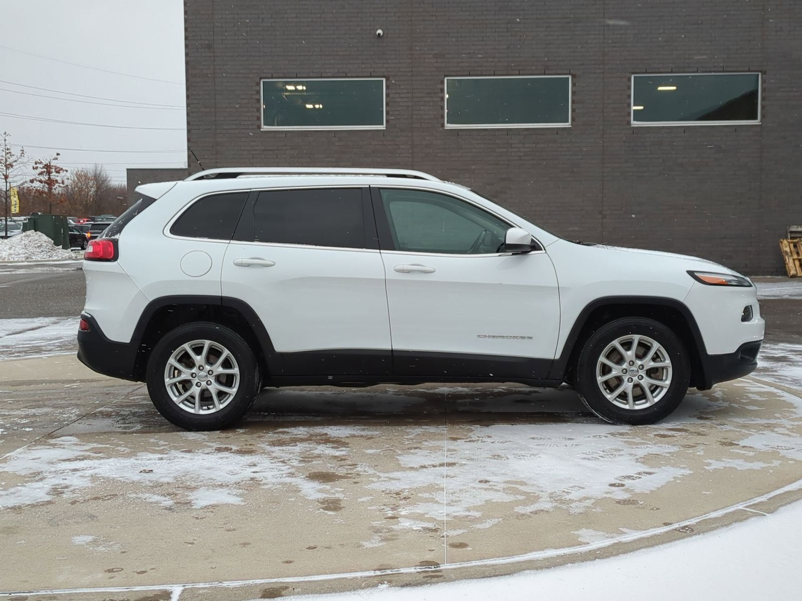 Thumbnail: 2014 Jeep Cherokee - 8