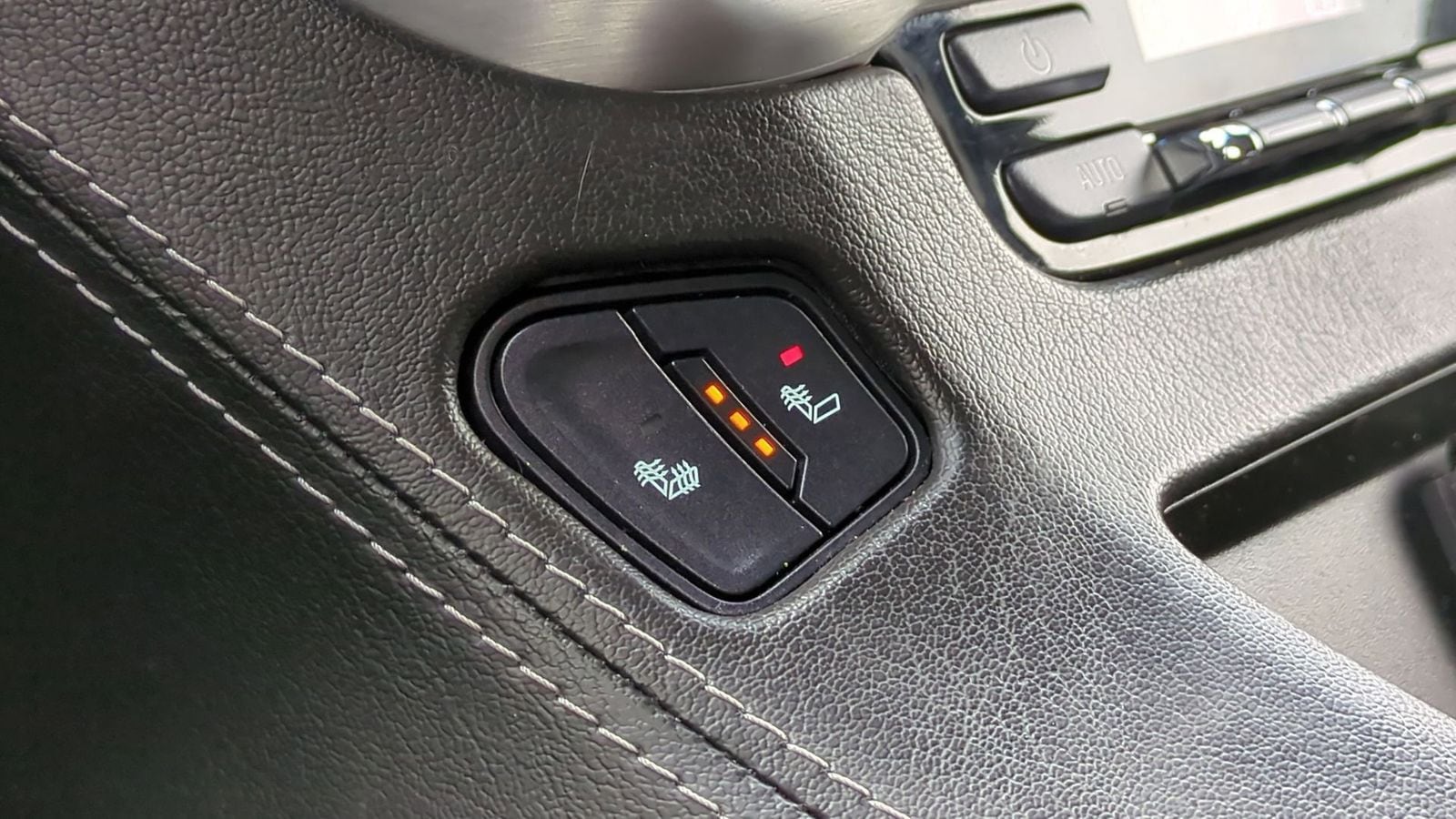 Thumbnail: 2019 GMC Yukon - 36