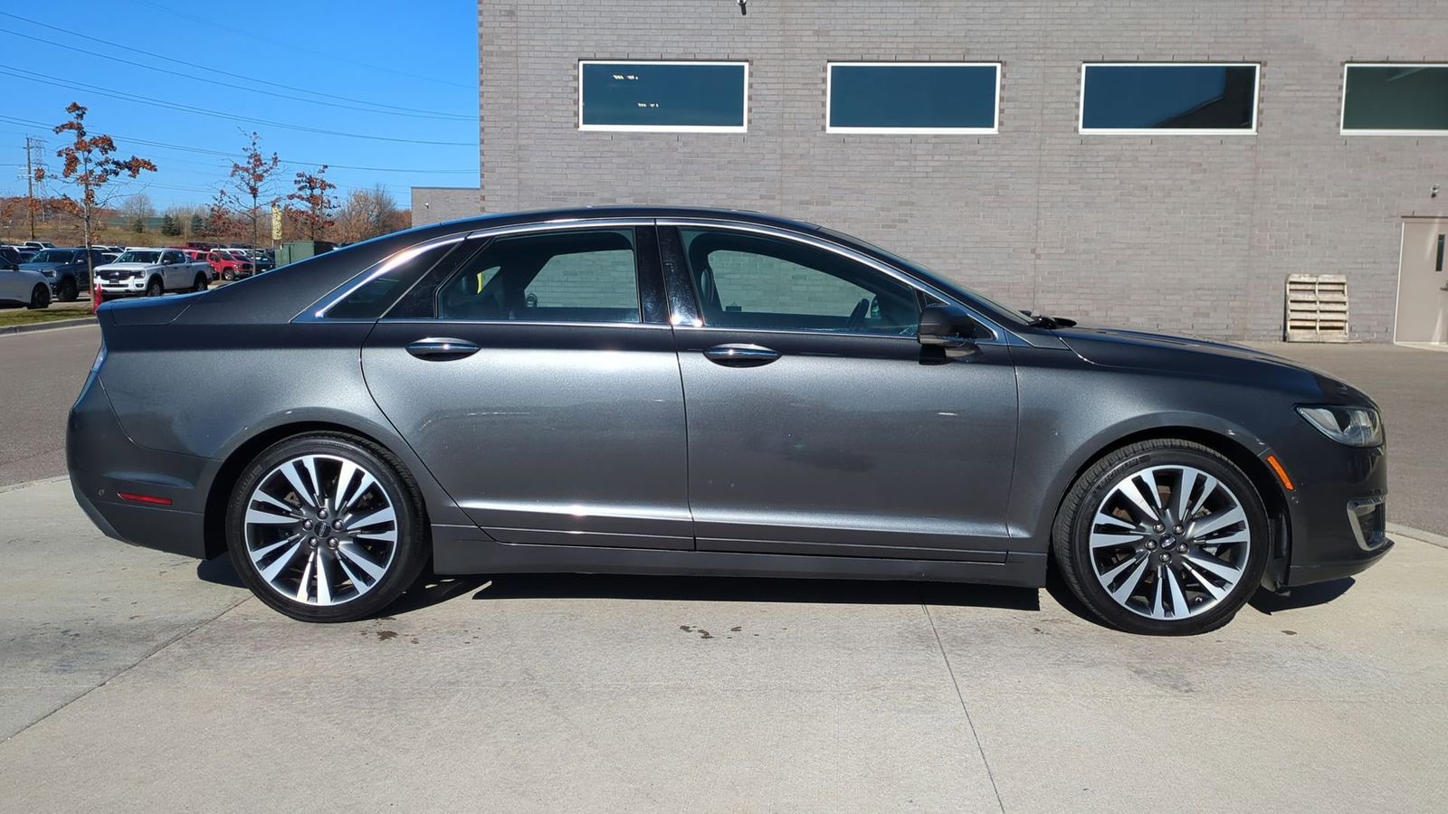 Thumbnail: 2020 Lincoln MKZ - 8