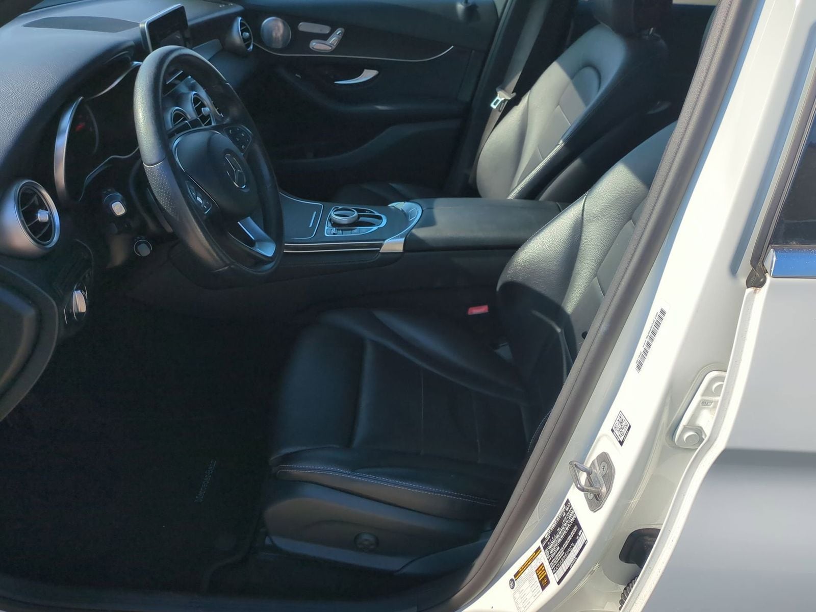 Thumbnail: 2017 Mercedes-Benz GLC - 18