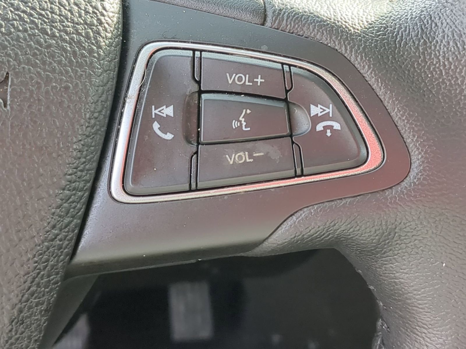 Thumbnail: 2017 Ford Focus - 28