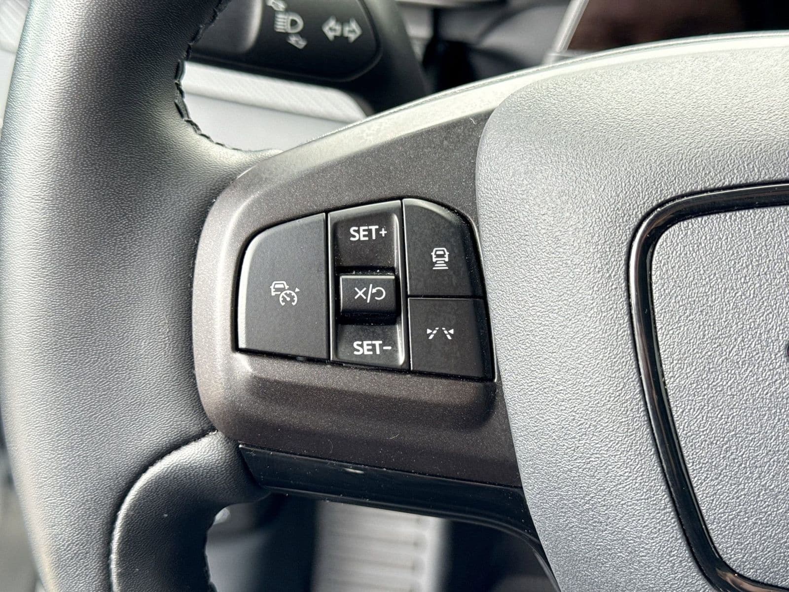 Thumbnail: 2022 Ford Mustang Mach-E - 24