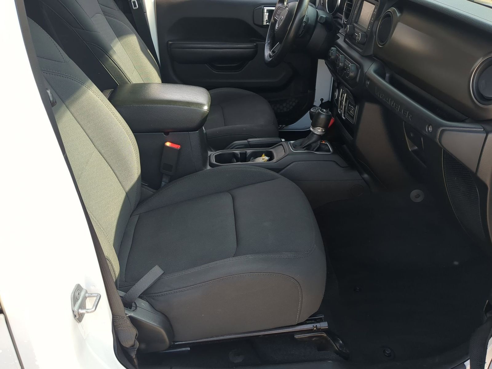 Thumbnail: 2018 Jeep Wrangler - 25