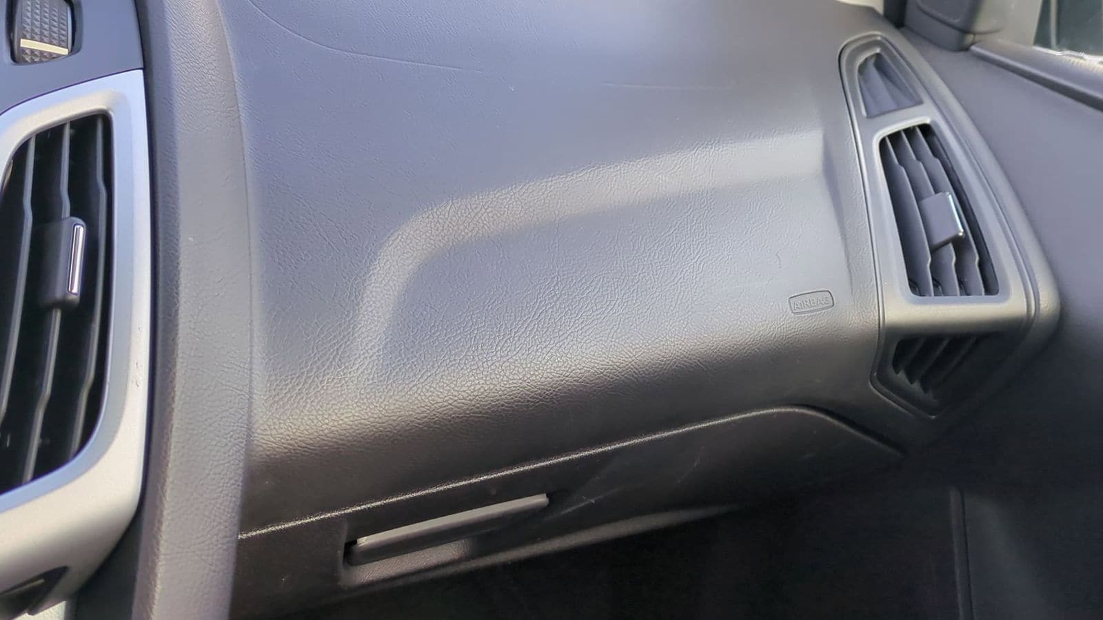 Thumbnail: 2012 Ford Focus - 28