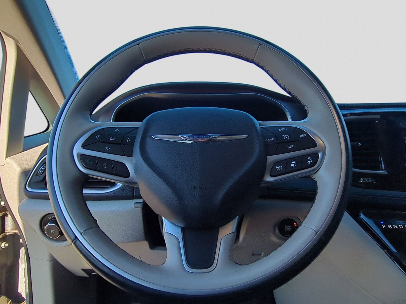 Thumbnail: 2017 Chrysler Pacifica - 33