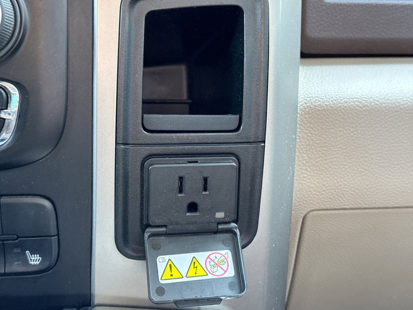 Thumbnail: 2014 RAM 1500 - 30