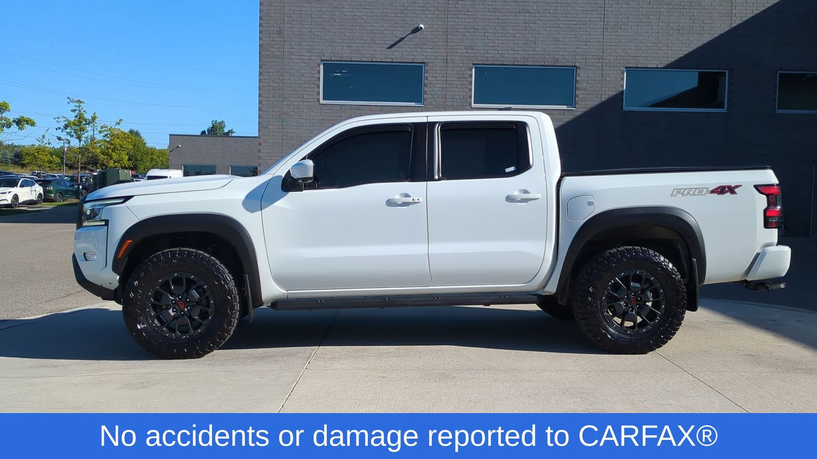 2022 Nissan Frontier PRO-4X photo 2