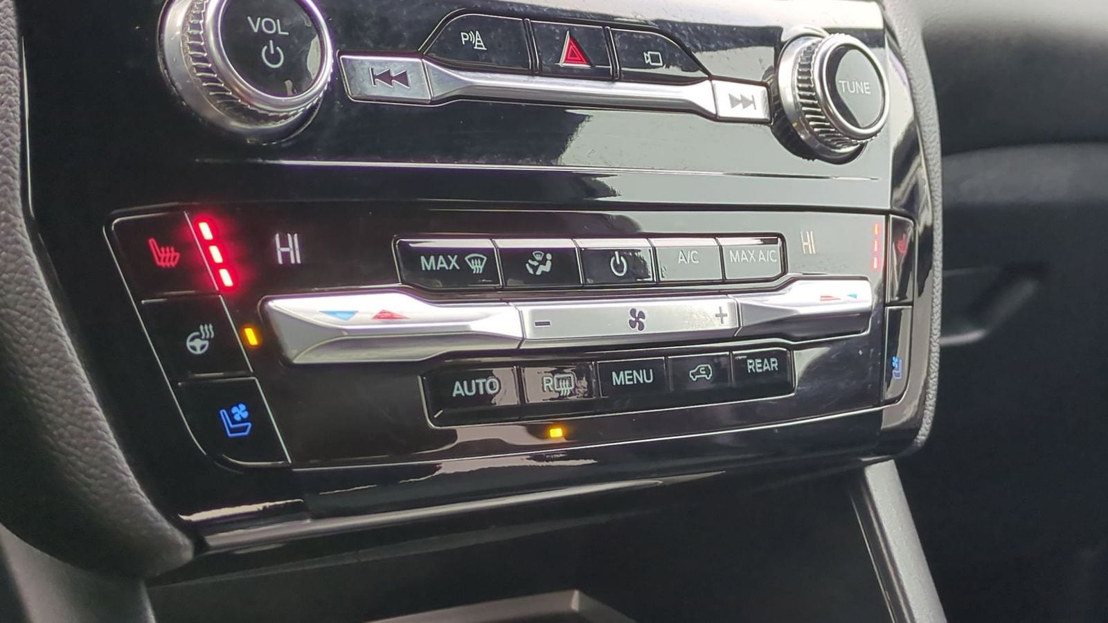 Thumbnail: 2021 Ford Explorer - 35