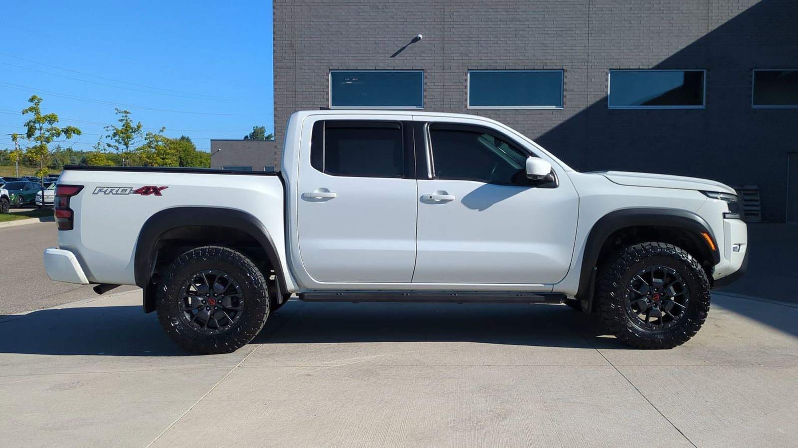 Thumbnail: 2022 Nissan Frontier - 8