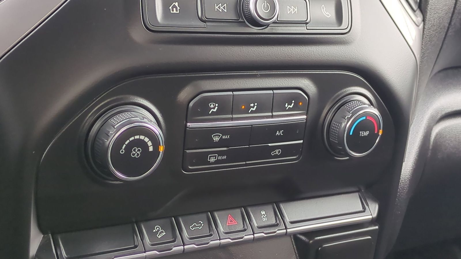 Thumbnail: 2020 Chevrolet Silverado 1500 - 33