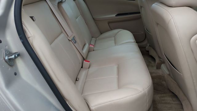 2011 Chevrolet Impala LT 19