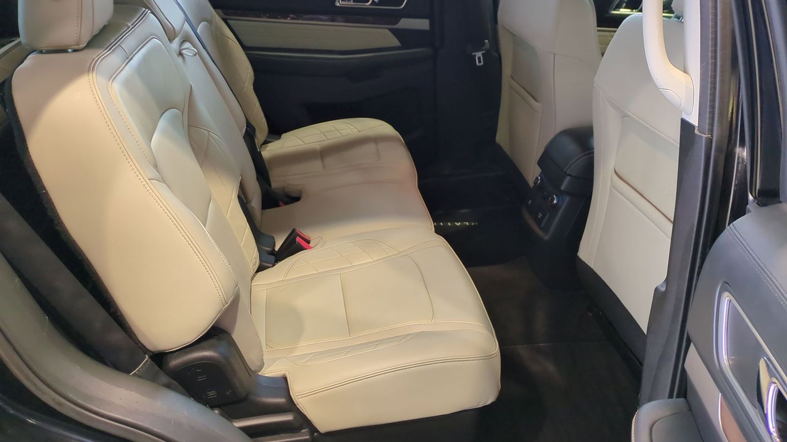 Thumbnail: 2016 Ford Explorer - 21