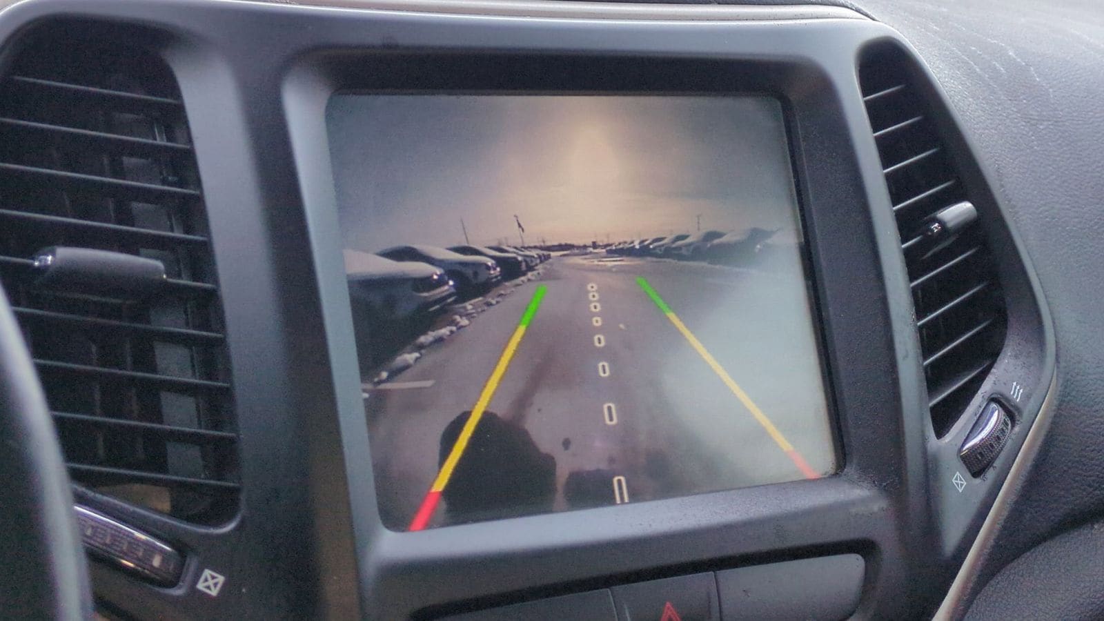 Thumbnail: 2018 Jeep Cherokee - 34