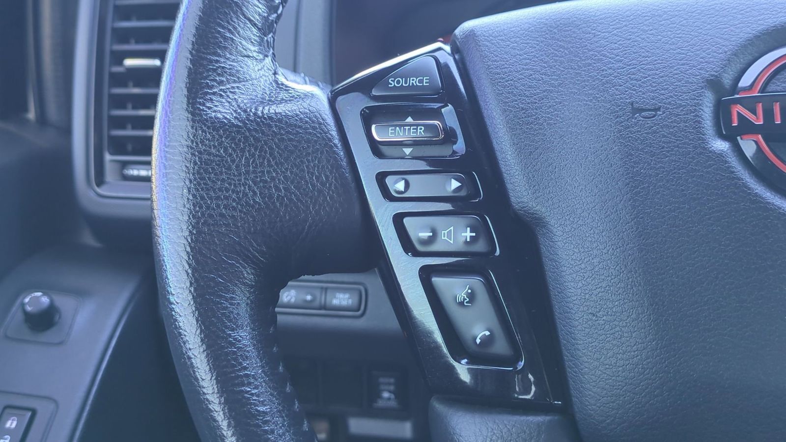 Thumbnail: 2022 Nissan Frontier - 29