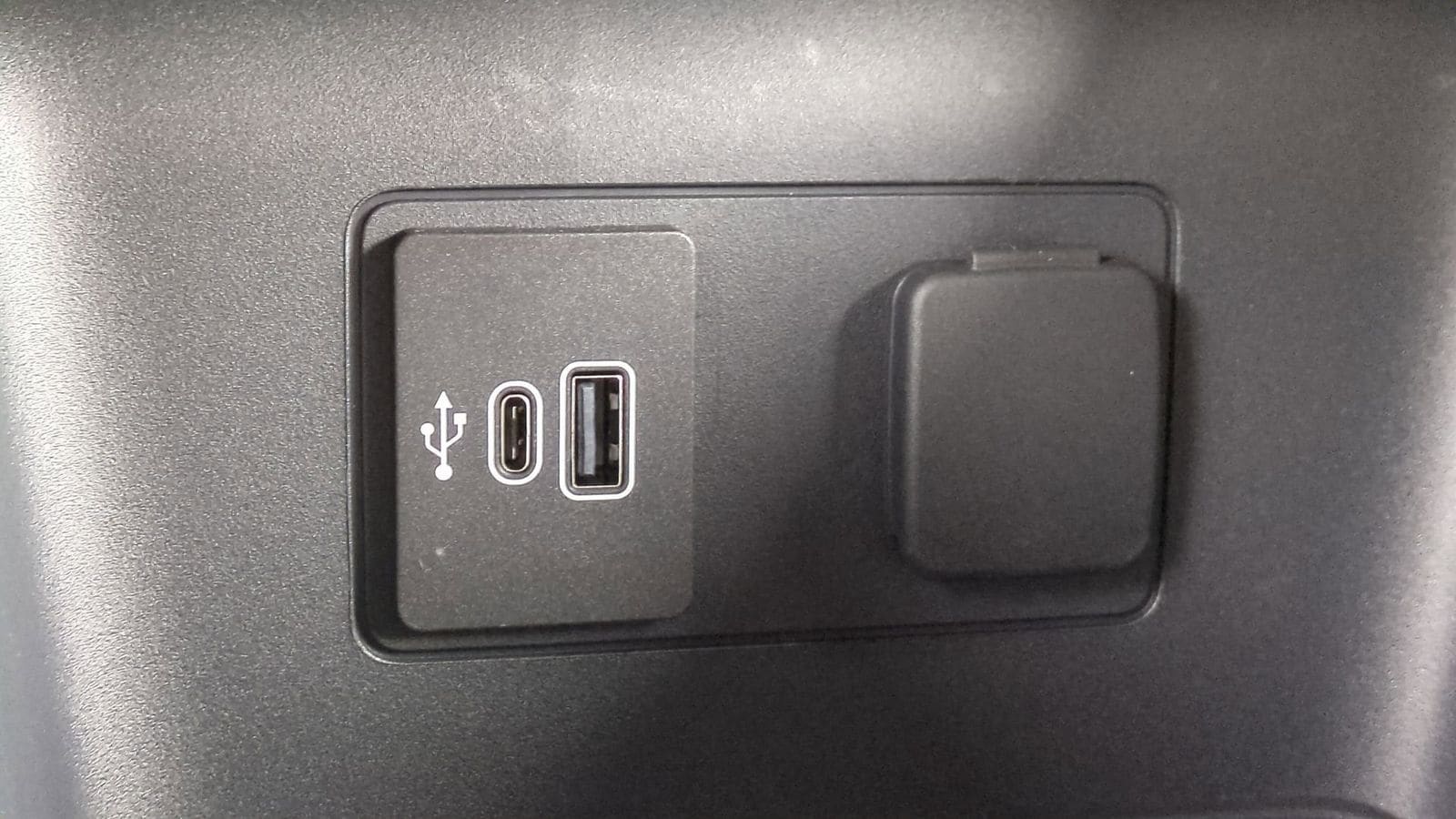 Thumbnail: 2026 Ford Explorer - 31