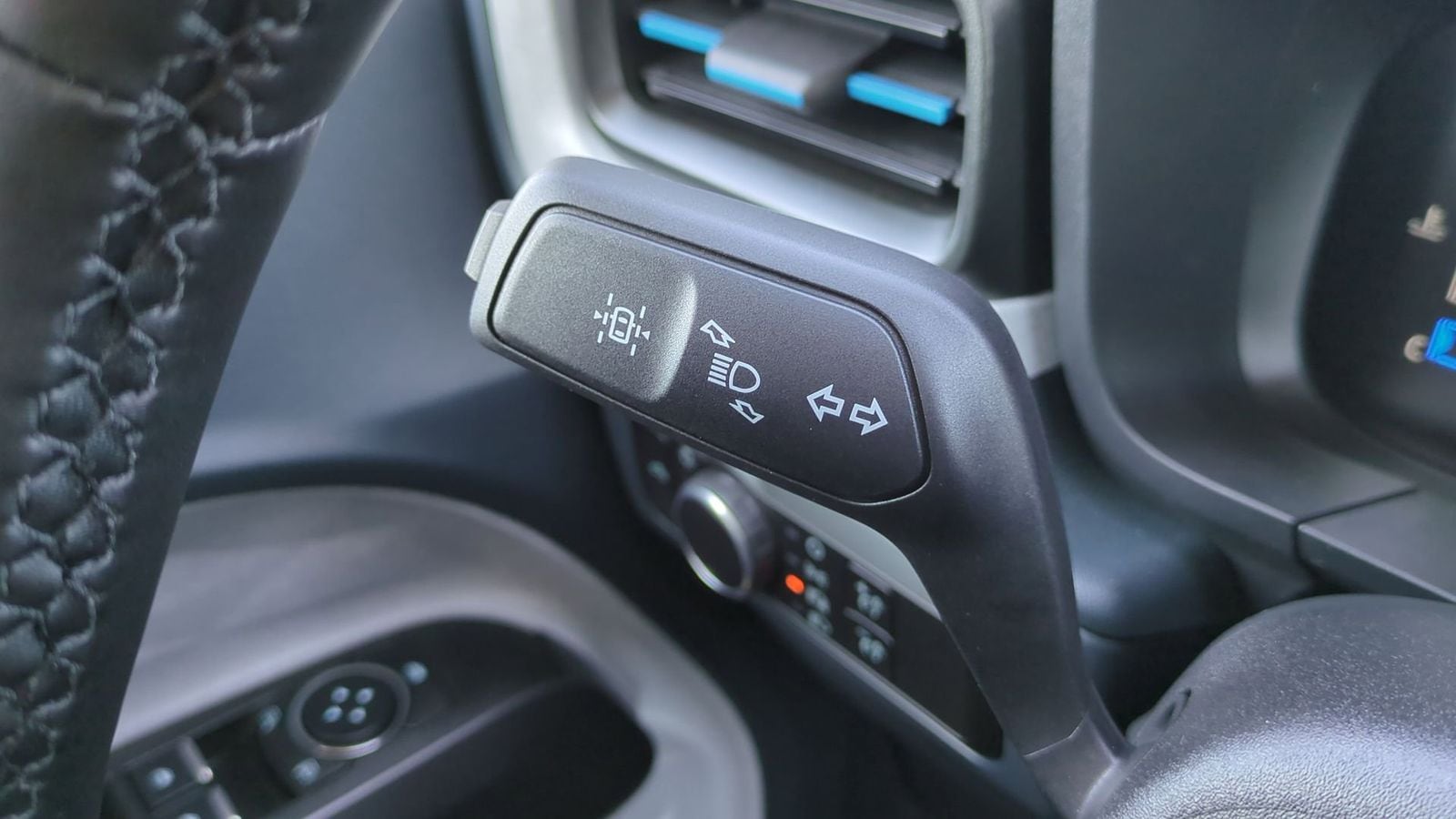 Thumbnail: 2025 Ford Maverick - 23