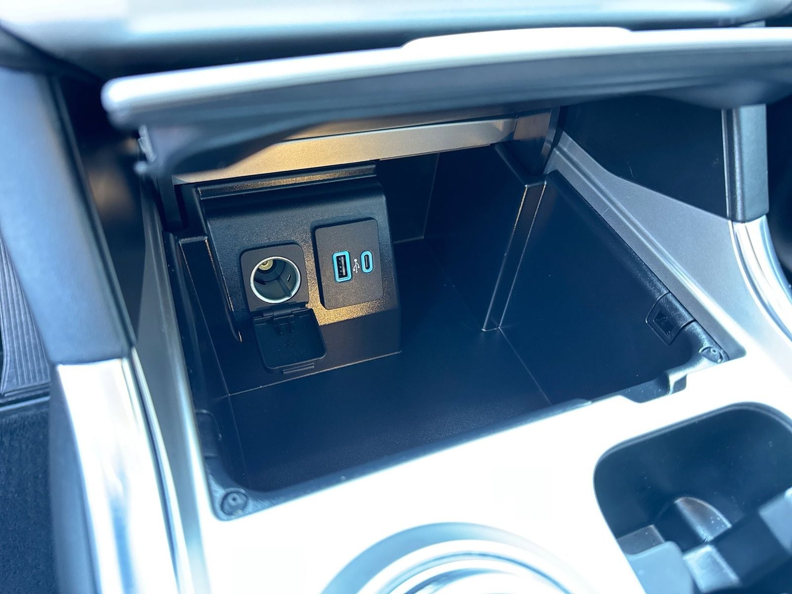 Thumbnail: 2023 Ford Explorer - 34