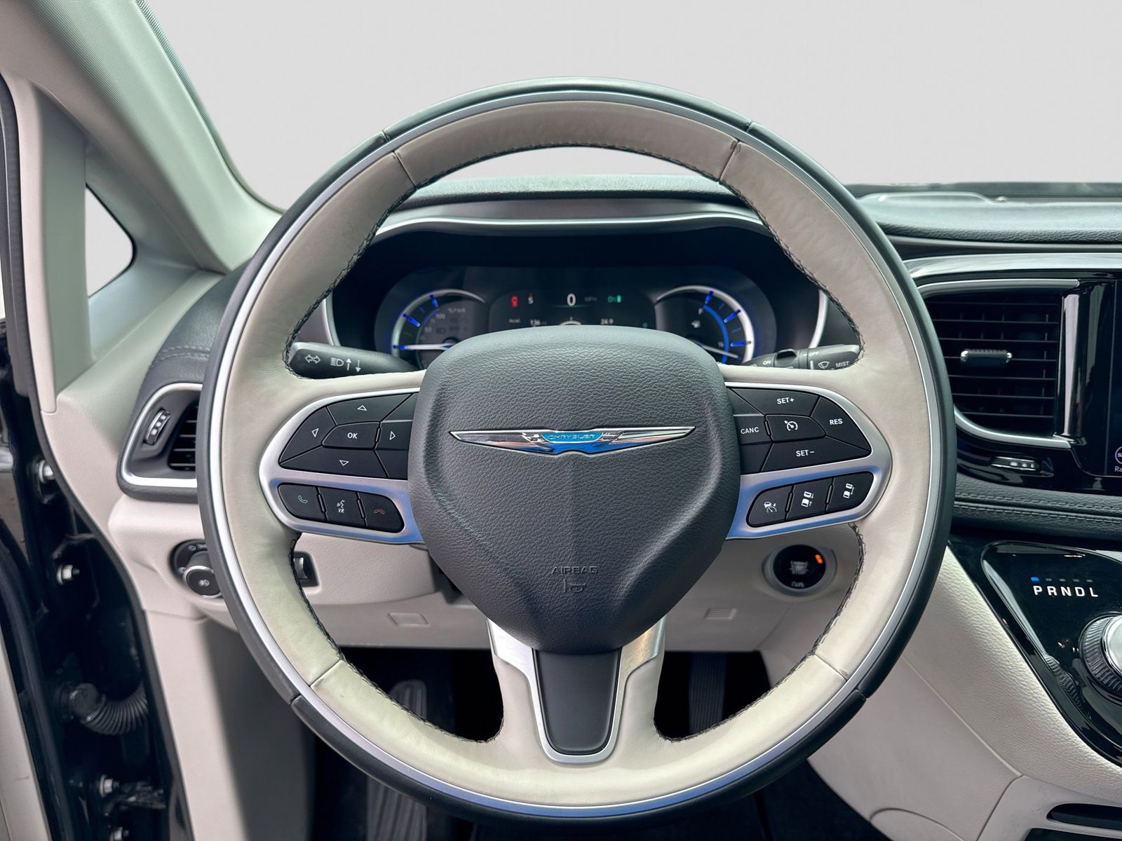 Thumbnail: 2018 Chrysler Pacifica - 30