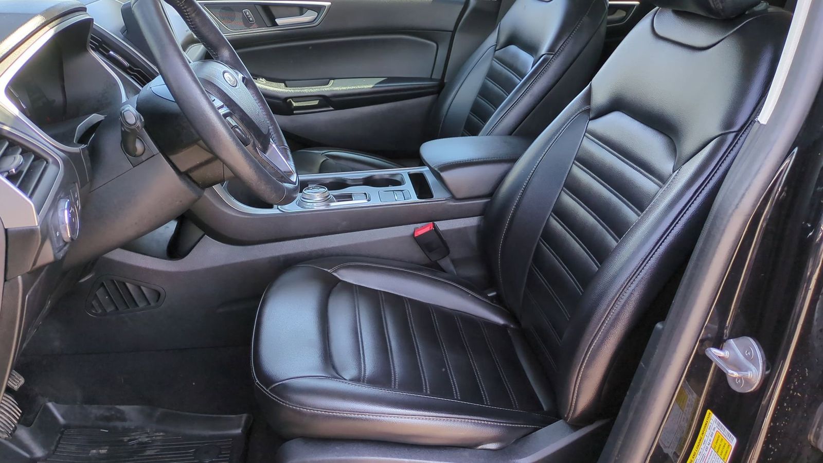 Thumbnail: 2021 Ford Edge - 17