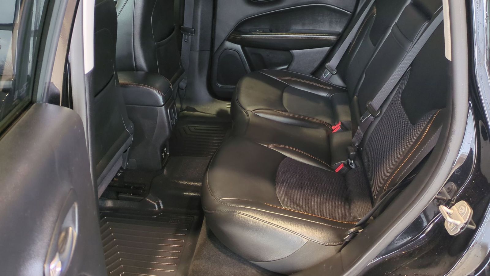 Thumbnail: 2020 Jeep Compass - 20