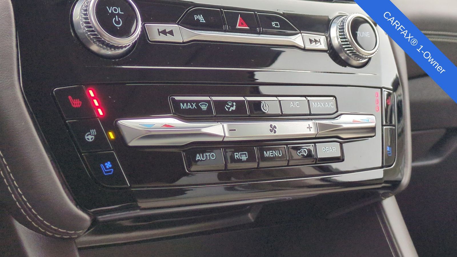 Thumbnail: 2023 Ford Explorer - 32