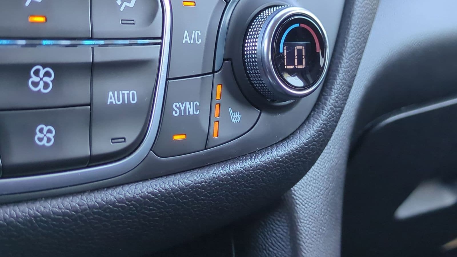 Thumbnail: 2019 Chevrolet Equinox - 38