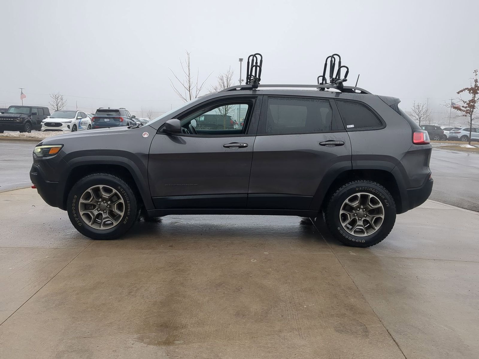 Thumbnail: 2020 Jeep Cherokee - 3