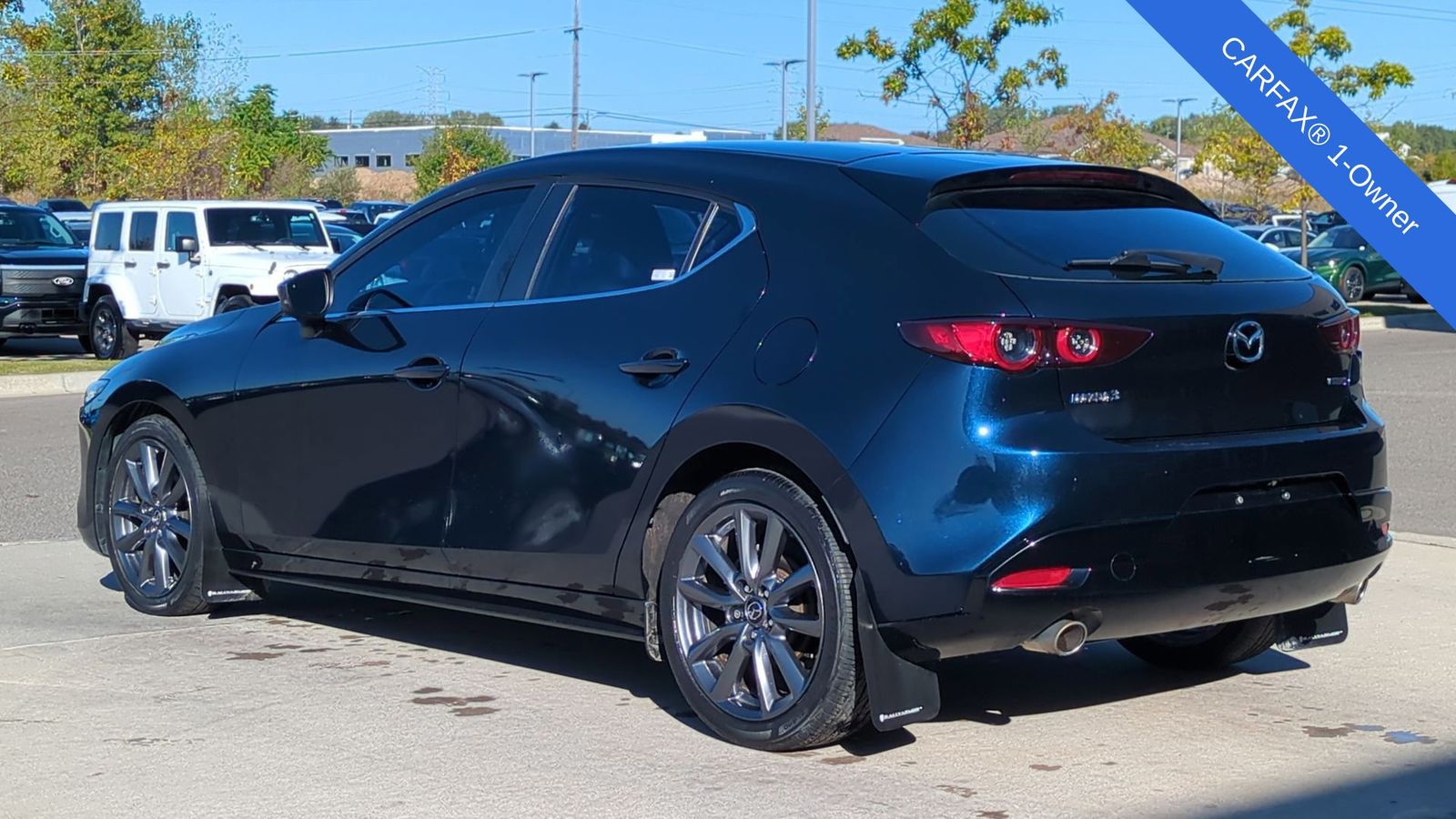 2021 Mazda Mazda3 Select Hatchback photo 3