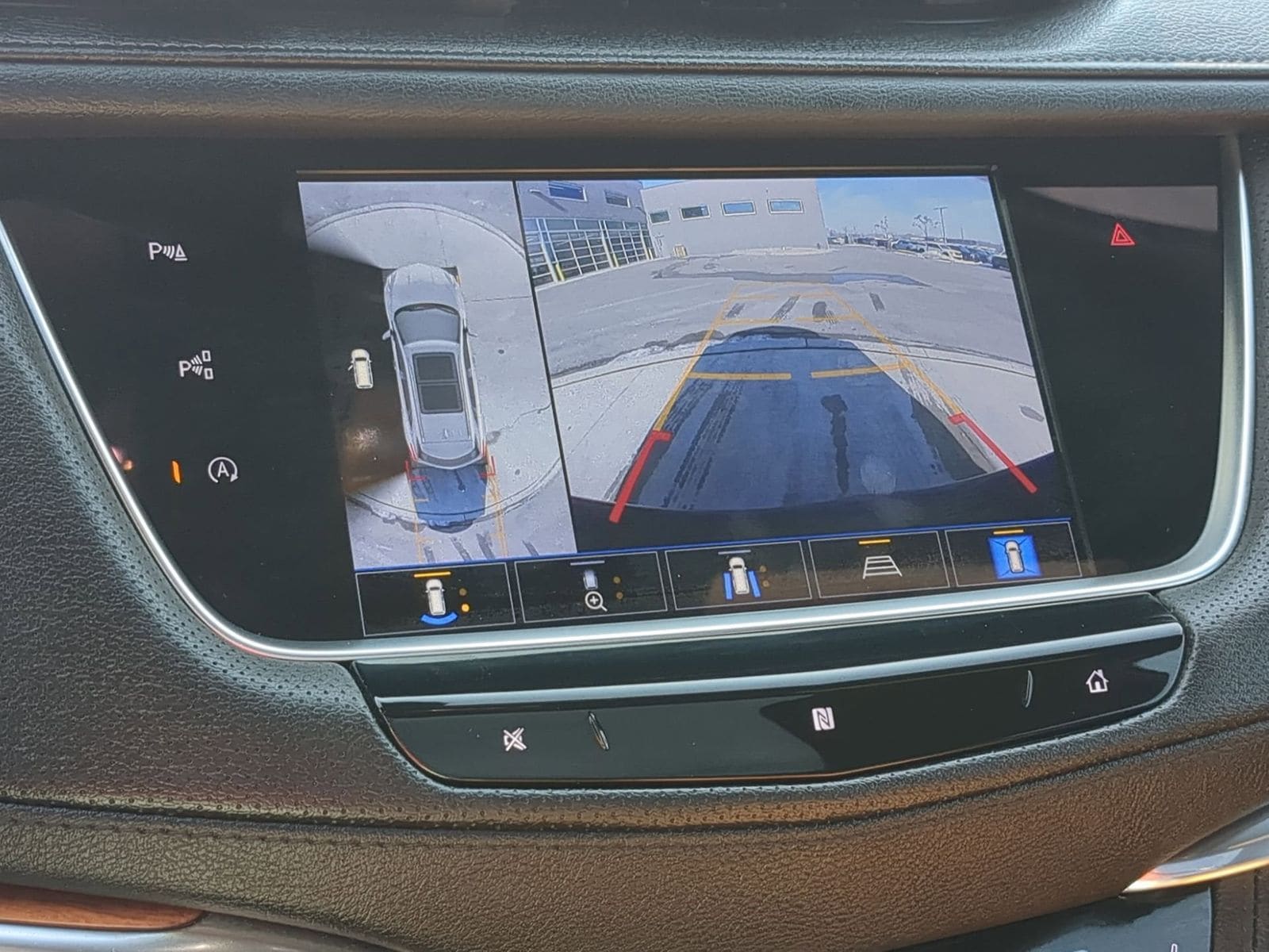 Thumbnail: 2021 Cadillac XT5 - 38