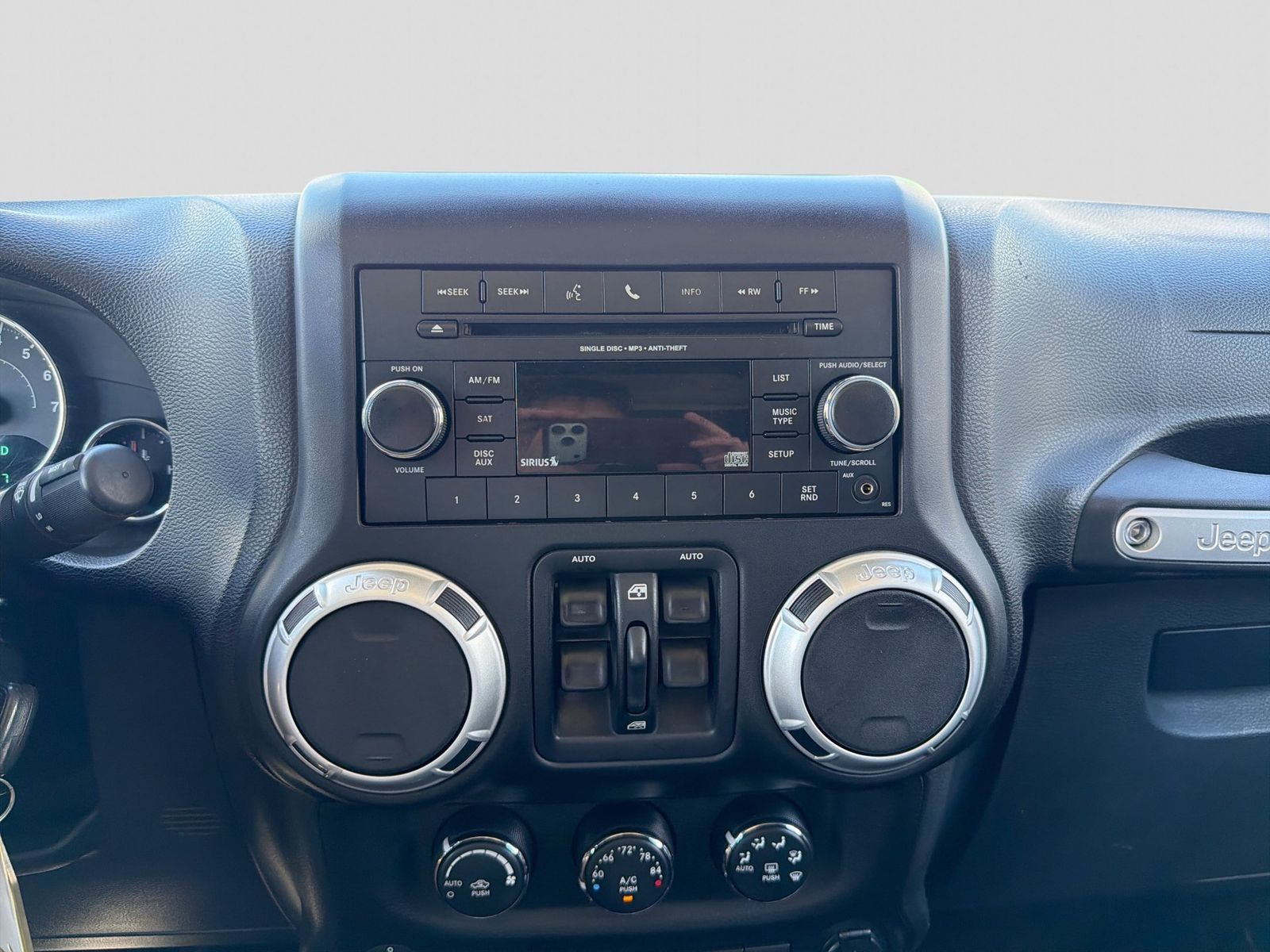 Thumbnail: 2013 Jeep Wrangler - 27