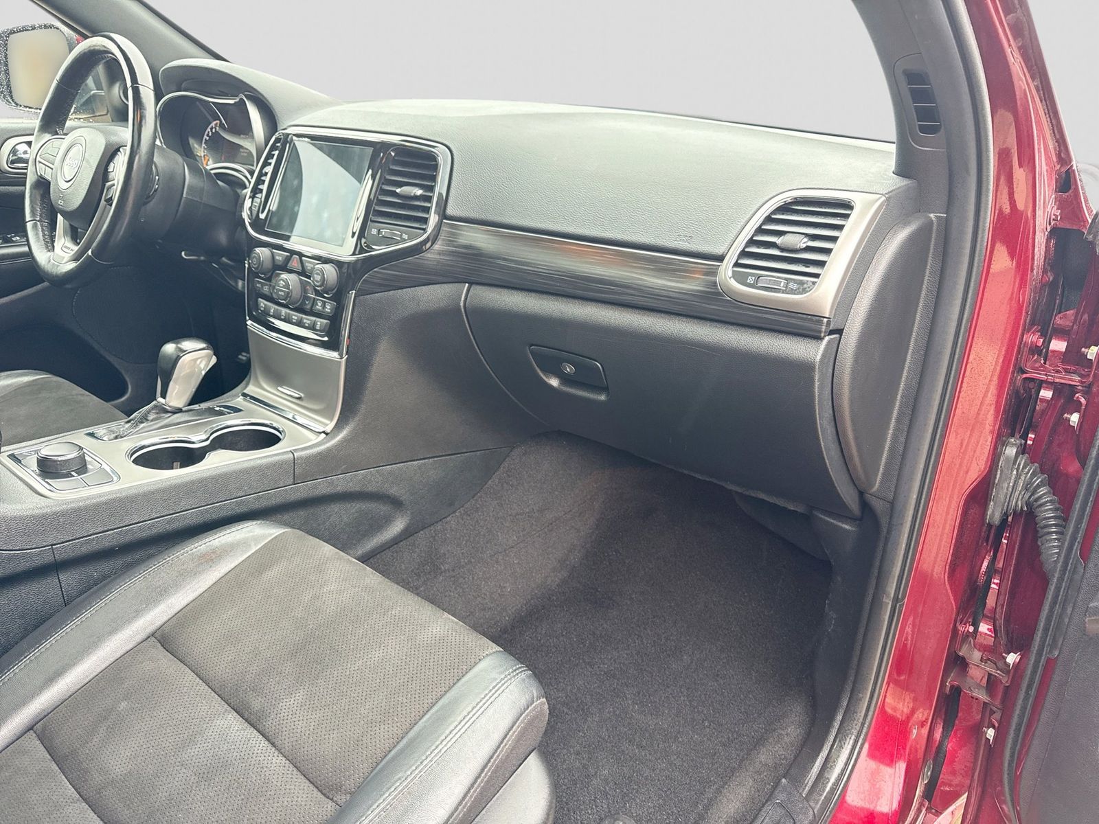 Thumbnail: 2022 Jeep Grand Cherokee - 8