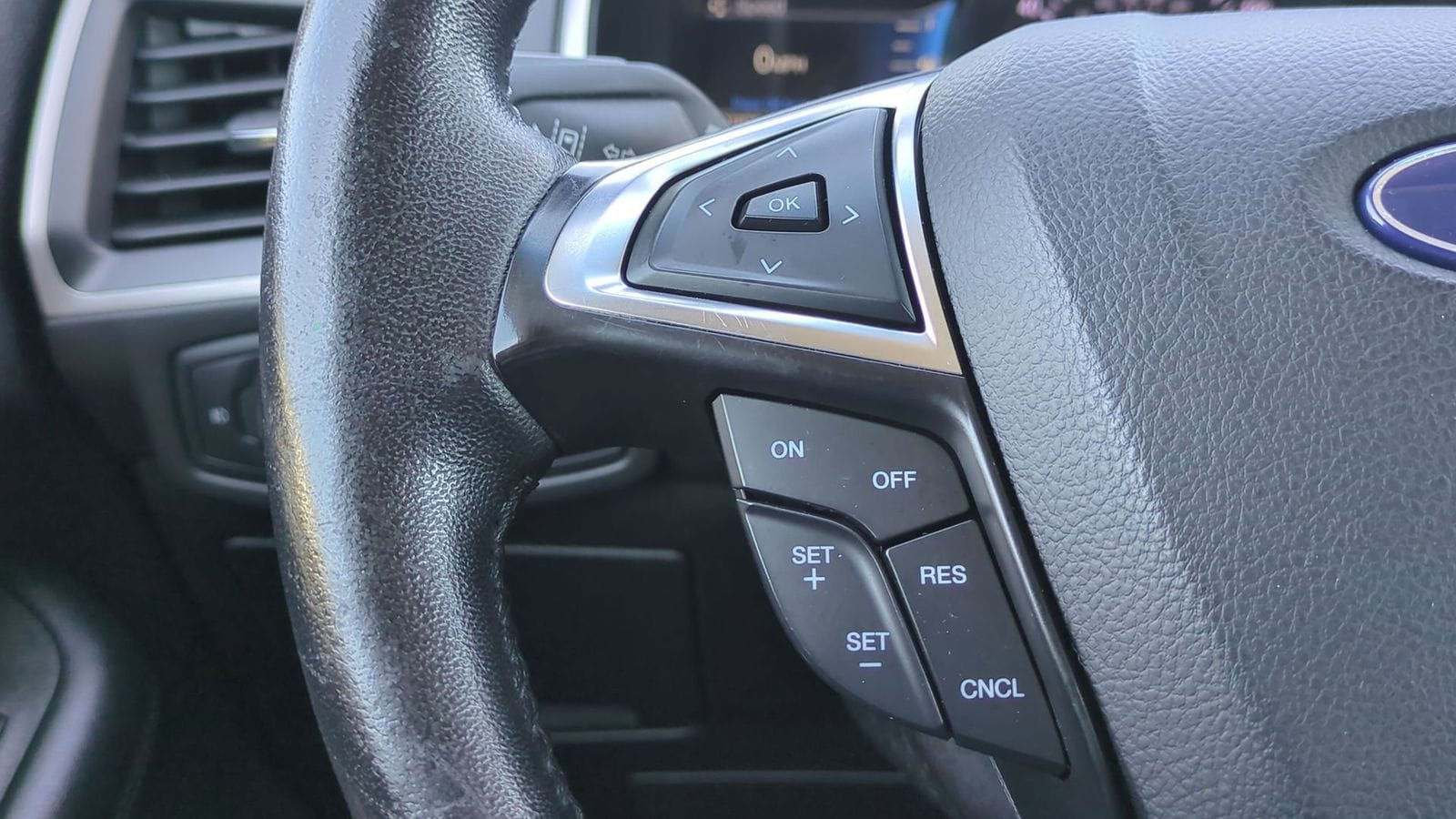 Thumbnail: 2021 Ford Edge - 26