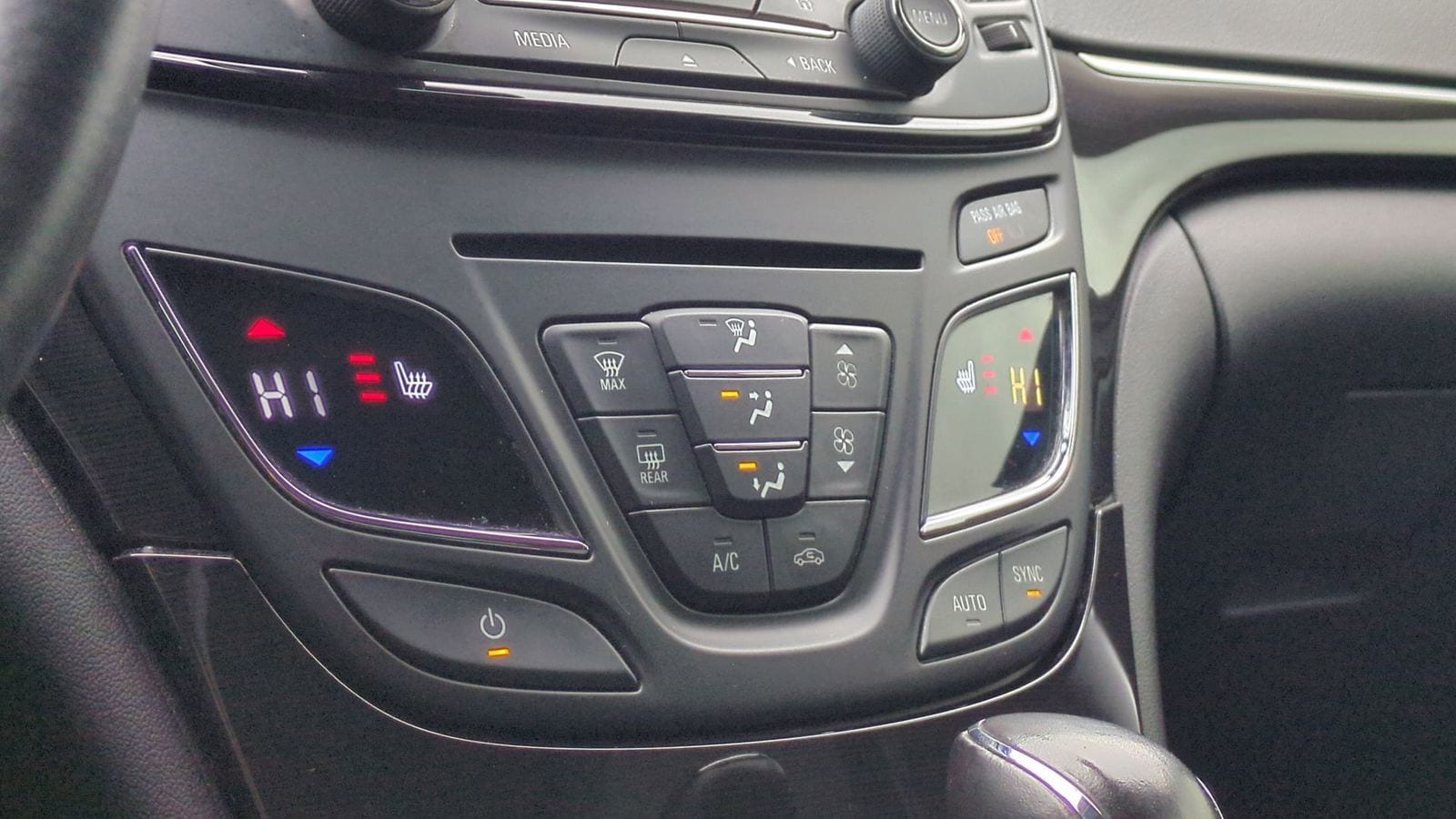 Thumbnail: 2016 Buick Regal - 33