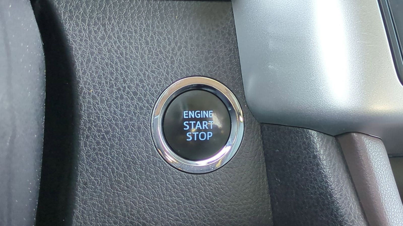 Thumbnail: 2015 Toyota Highlander - 27