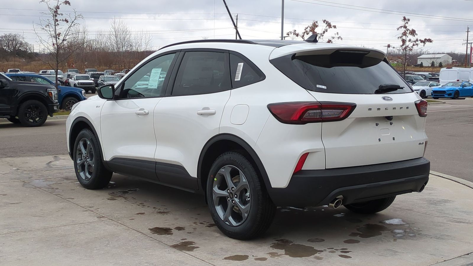 2025 Ford Escape ST-Line photo 3