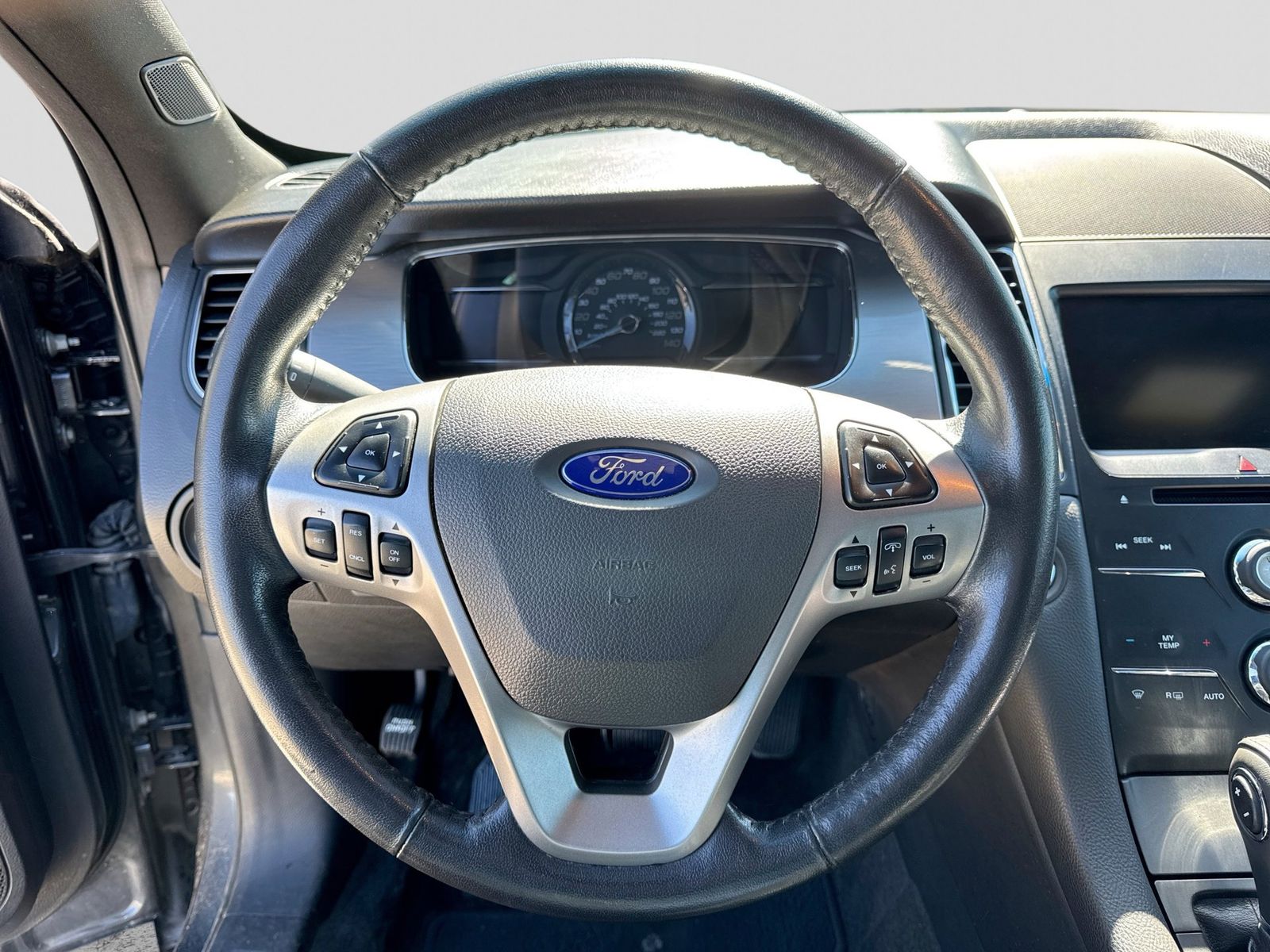 Thumbnail: 2015 Ford Taurus - 25