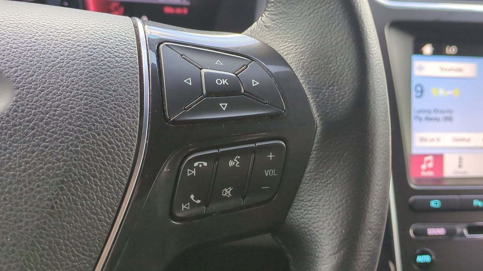 Thumbnail: 2018 Ford Explorer - 35