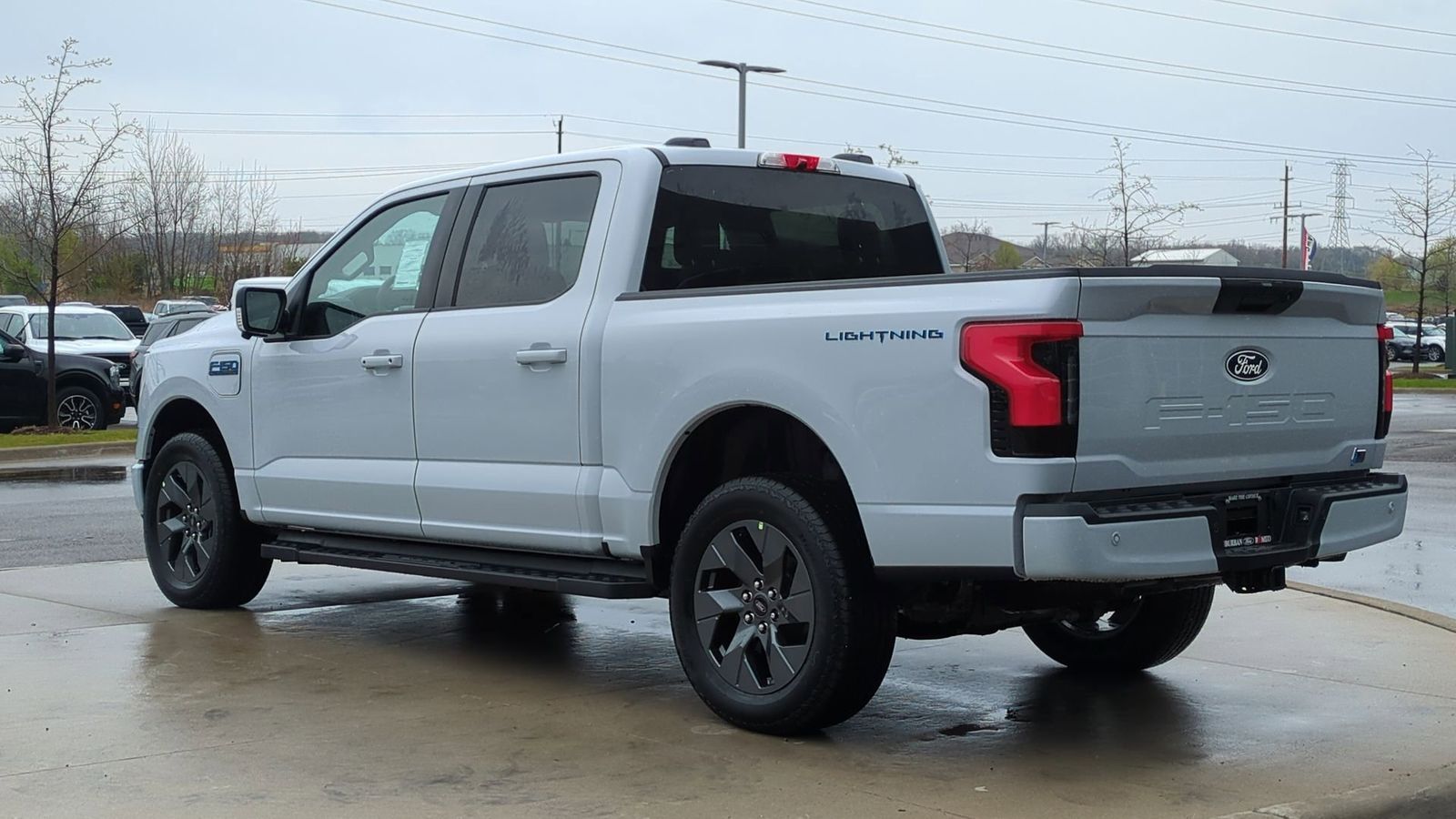 2025 Ford F-150 Lightning photo 3