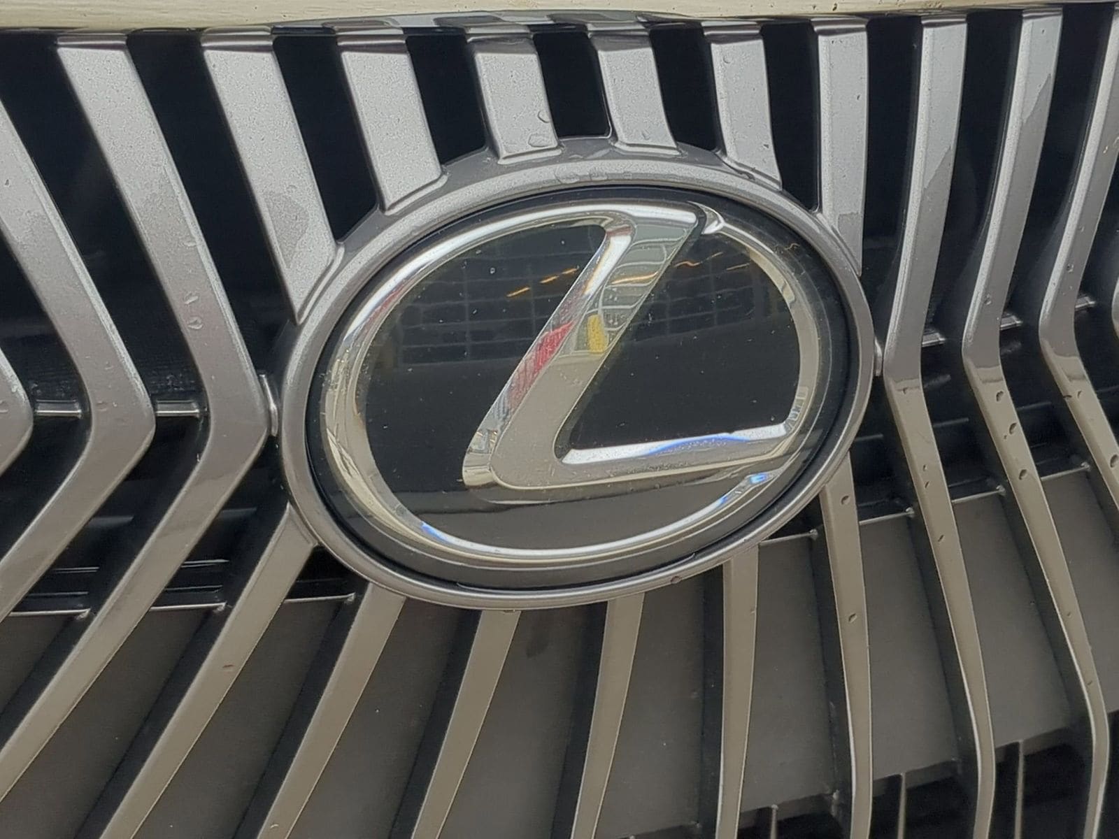 Thumbnail: 2021 Lexus ES - 13