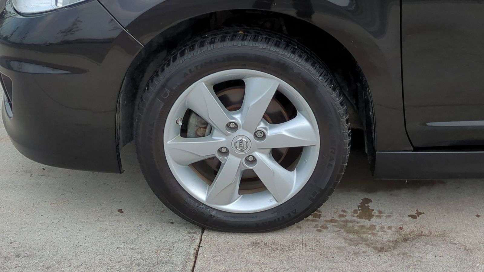 Thumbnail: 2011 Nissan Versa - 11