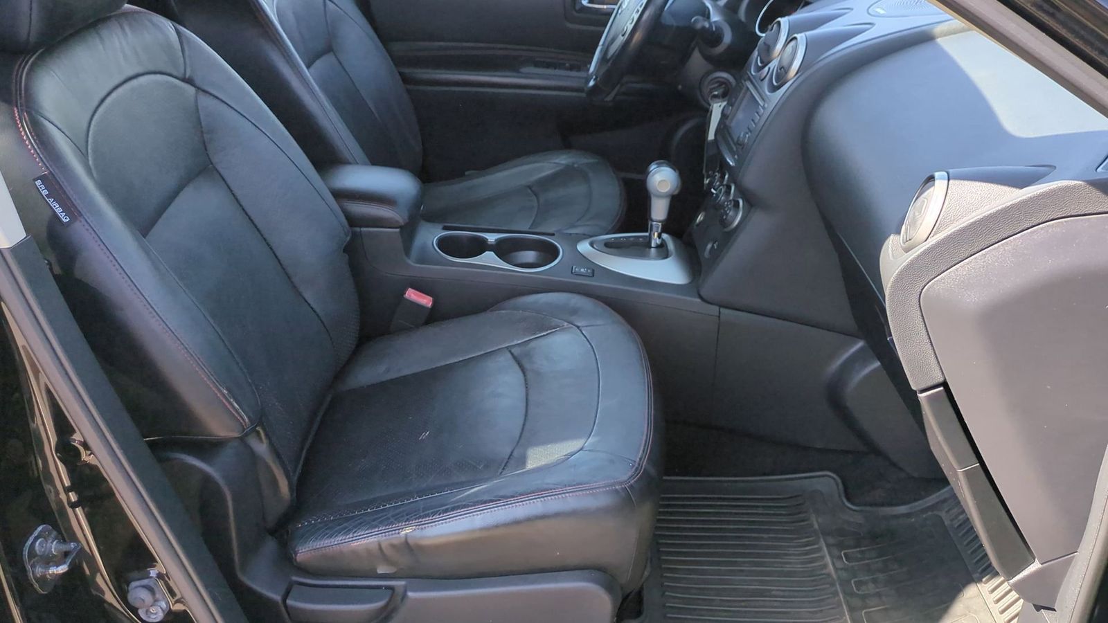 Thumbnail: 2011 Nissan Rogue - 22