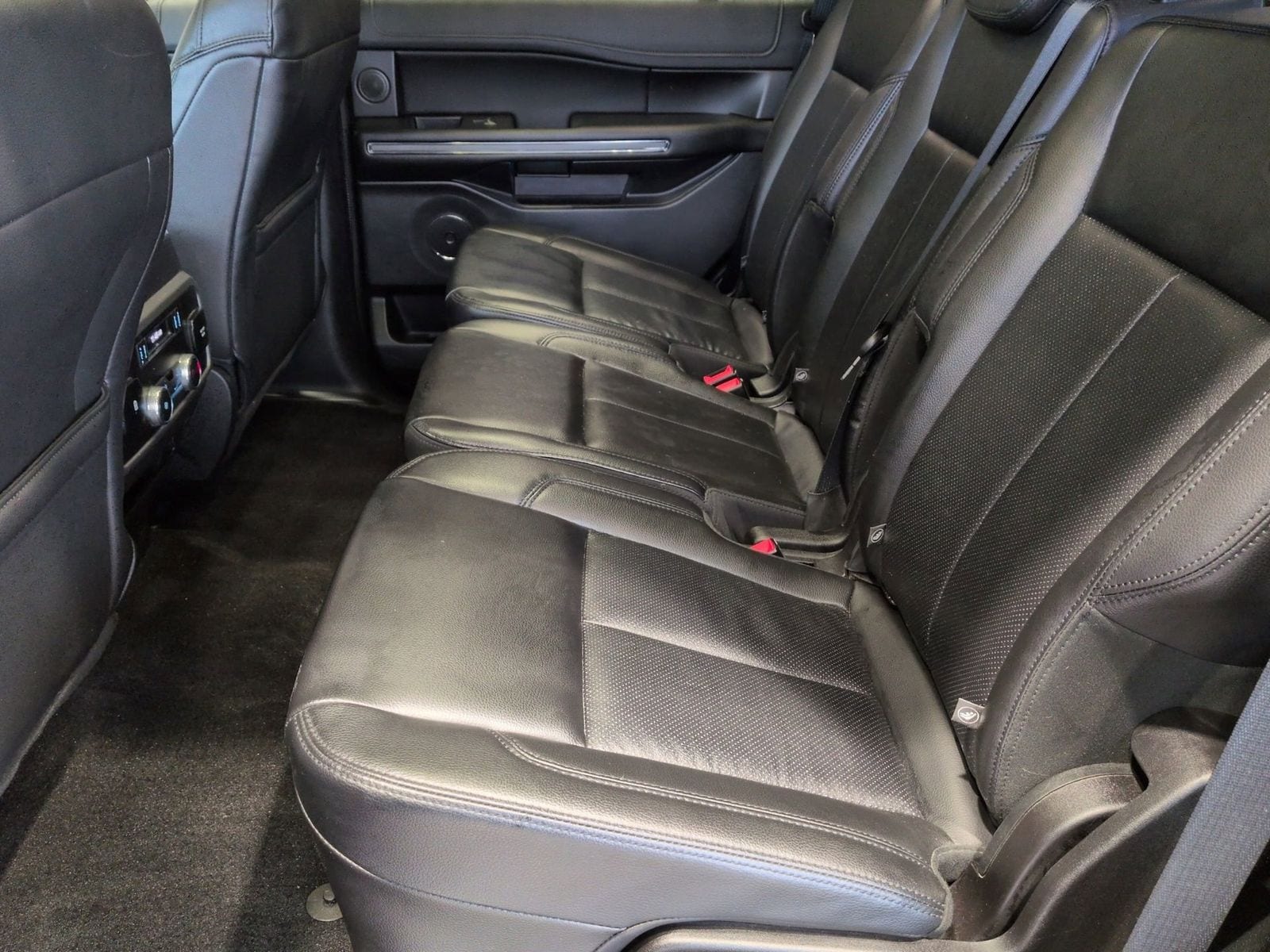 Thumbnail: 2019 Ford Expedition - 24