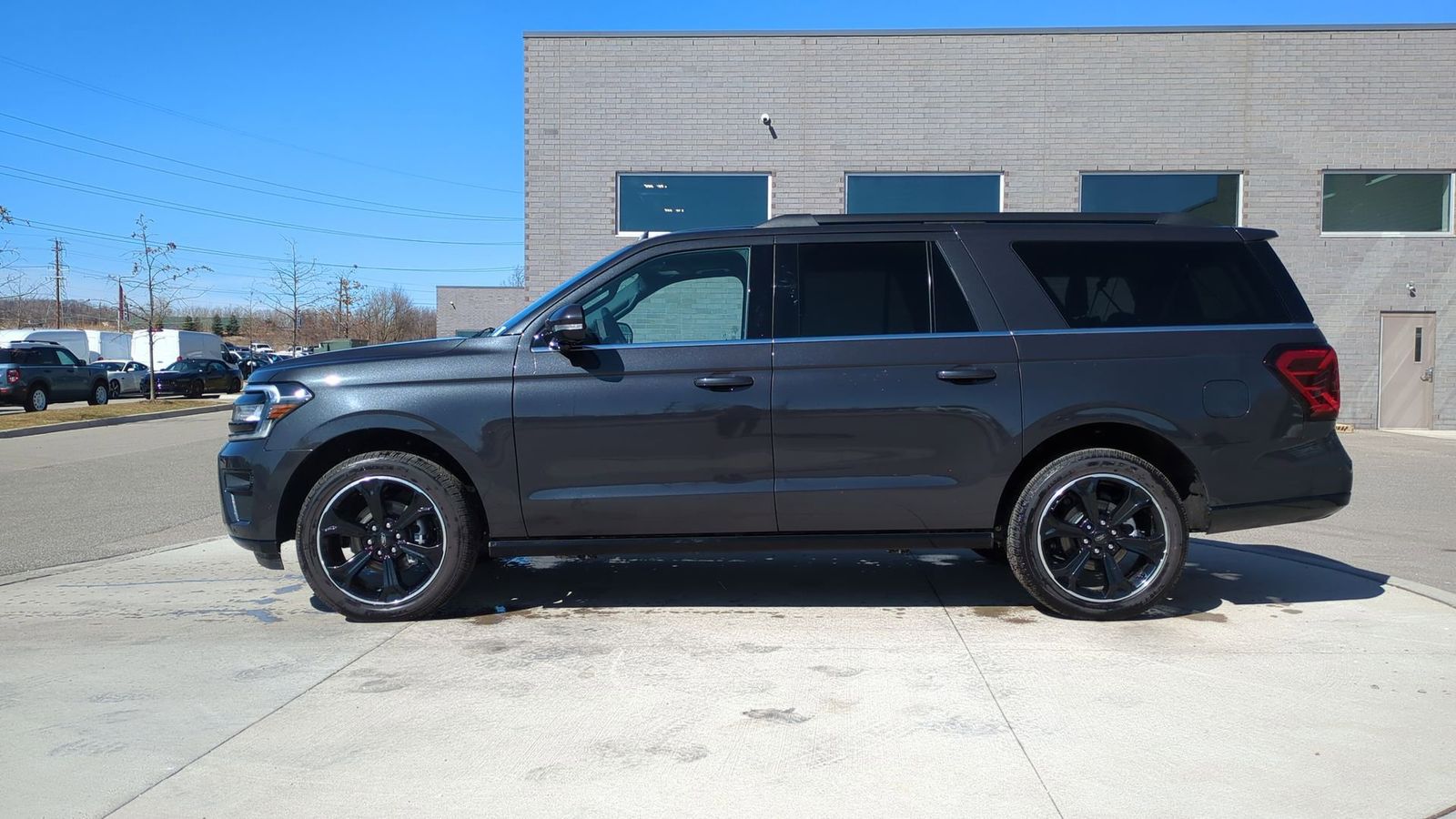 2024 Ford Expedition MAX Limited photo 2