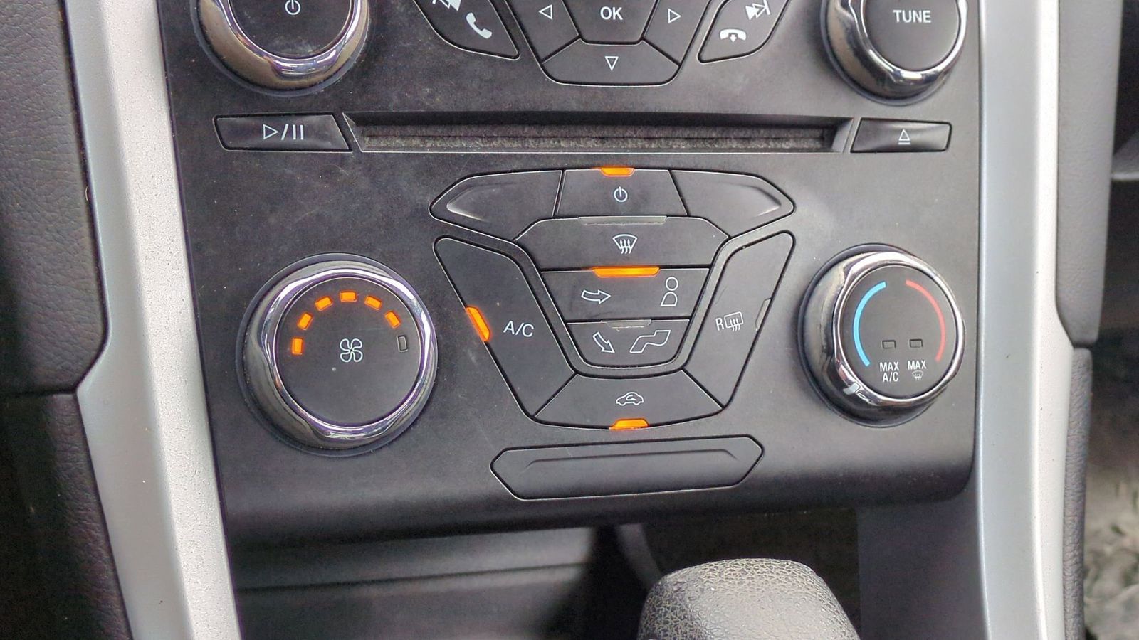 Thumbnail: 2014 Ford Fusion - 26
