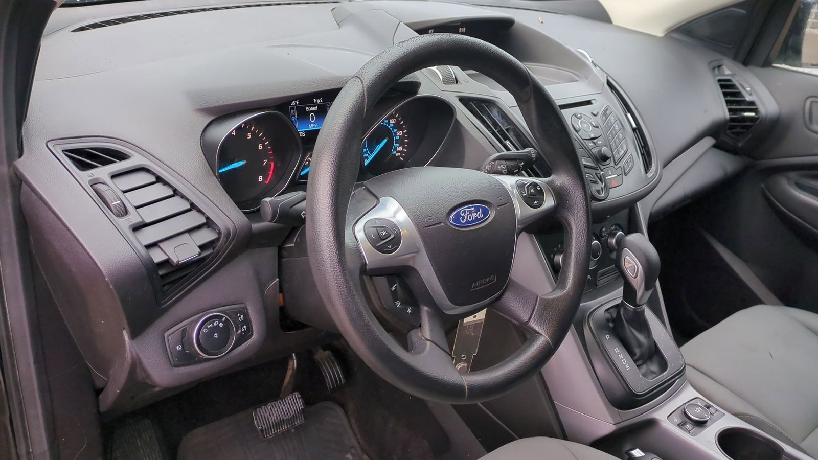 Used 2016 Ford Escape SE with VIN 1FMCU9GXXGUB06561 for sale in Washington, MI