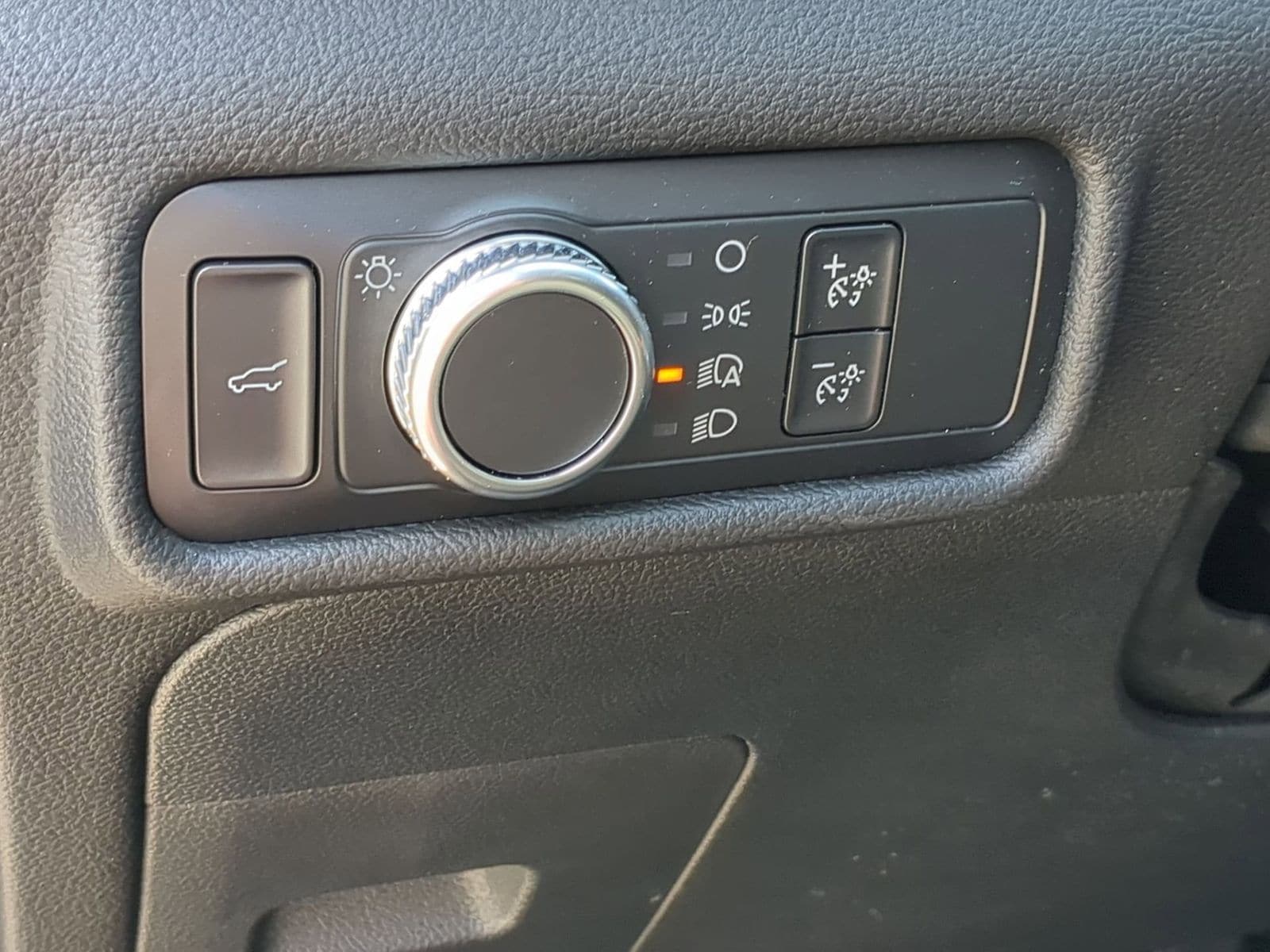 Thumbnail: 2020 Ford Explorer - 20