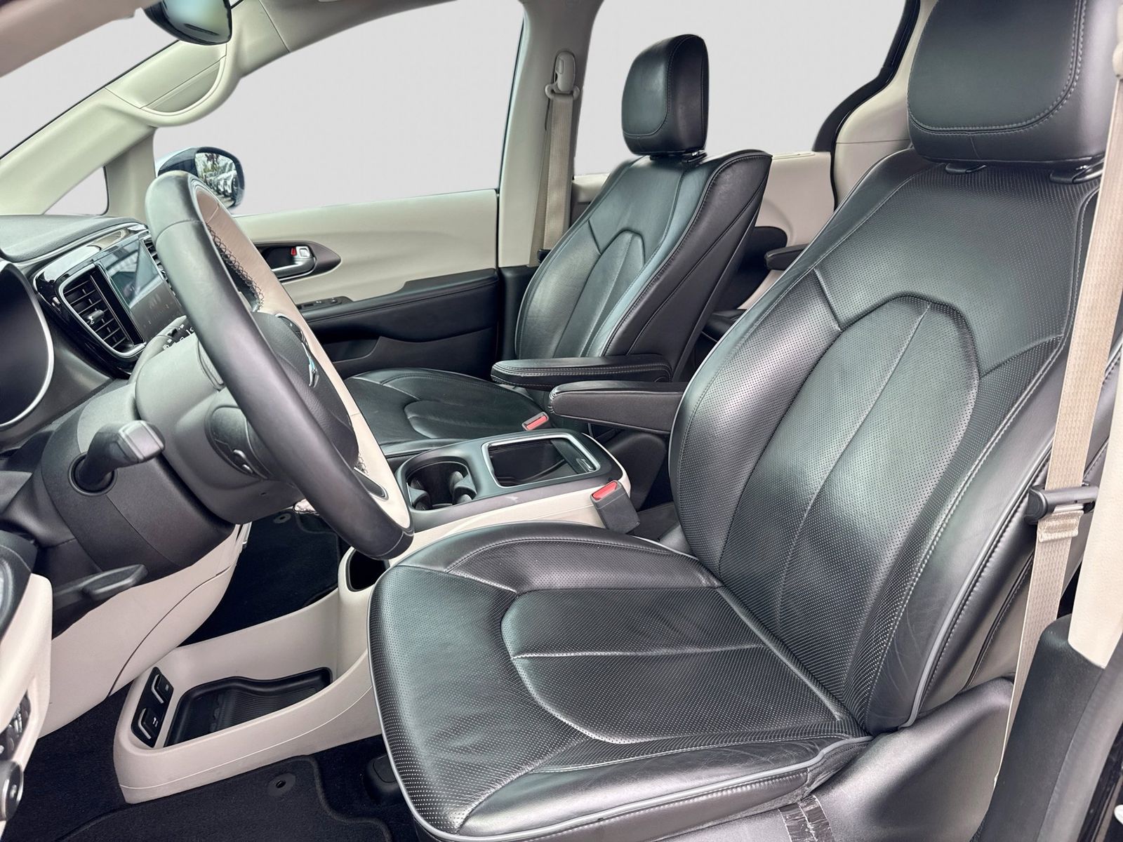 Thumbnail: 2018 Chrysler Pacifica - 19