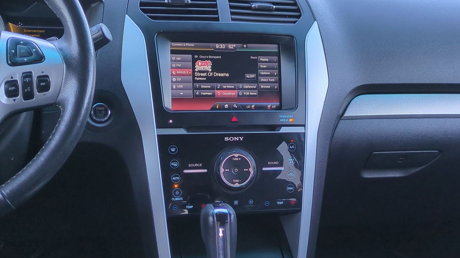 Thumbnail: 2015 Ford Explorer - 32